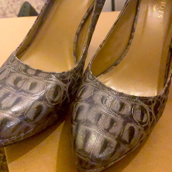 Gray Patterned Pumps *worn once* - Picture 1 of 6